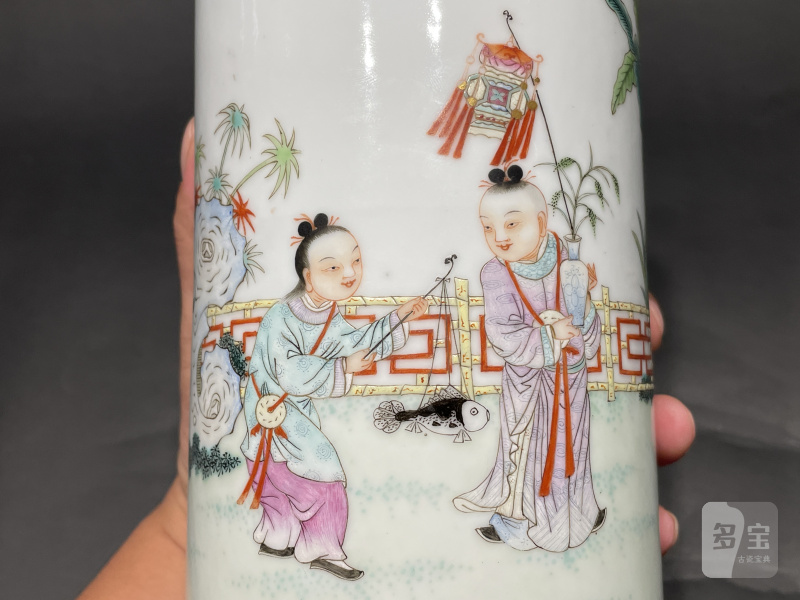 民国 粉彩麟趾呈祥帽筒一对 - 图5